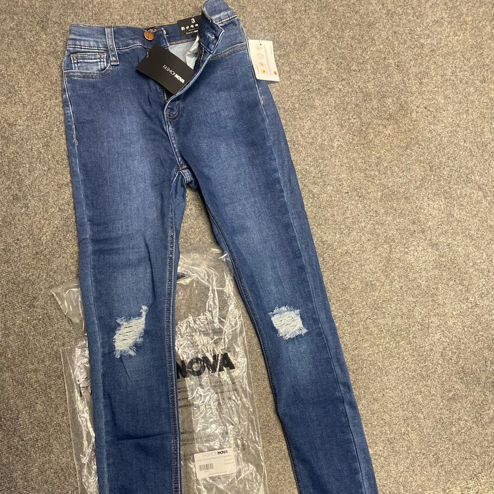 Size 3 you're A Classic Distressed High Waist Skinny Jeans - Medium Blue Wash